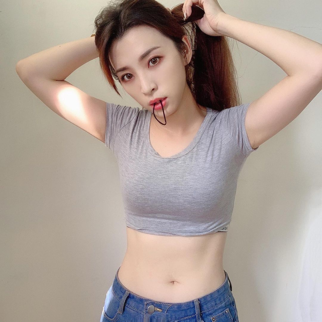 【EMBODY 核心美力】 星和診所-台南醫美-周顥洋醫生_聽說使用1分鐘相當於做仰臥起坐30分鐘 用完就有感覺變緊實了?_尤娜